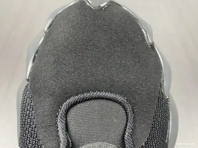 400 ADIDAS YEEZY H68032 0629